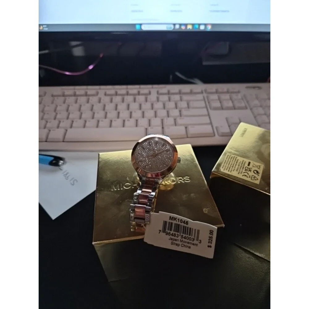 Michael Kors MK-4621 Pave Two Tone Rose Gold Watch  needs battery